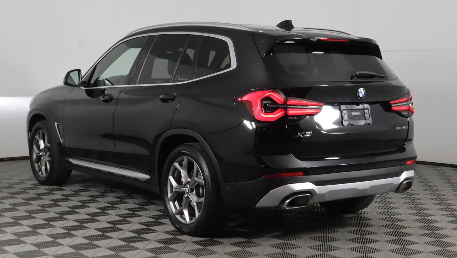 Used 2024 BMW X3 xDrive30i w/ Convenience Package AWD/4WD image 4