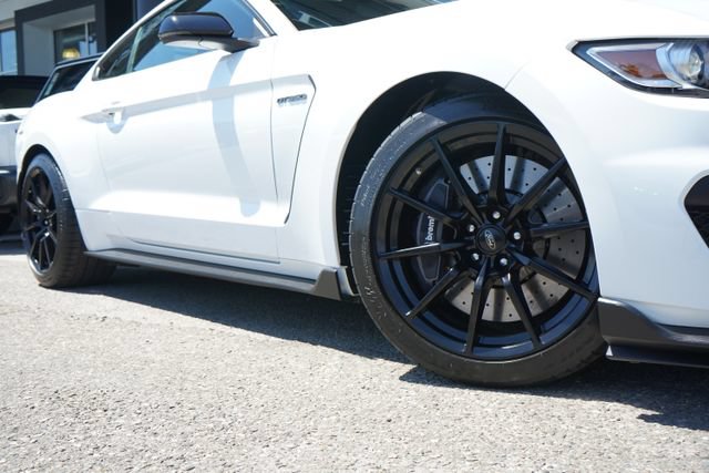 Used 2016 Ford Mustang Shelby GT350 w/ Technology Package RWD image 10