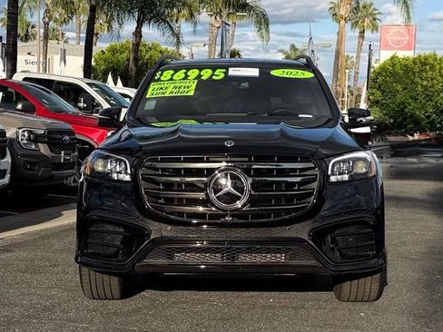 Used 2025 Mercedes-Benz GLS 450 4MATIC image 3