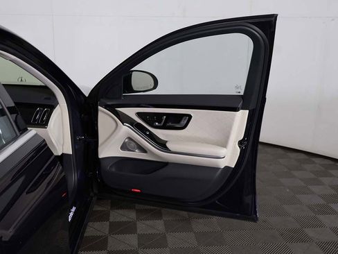 Used 2022 Mercedes-Benz S 500 4MATIC w/ 3D Technology Package image 25