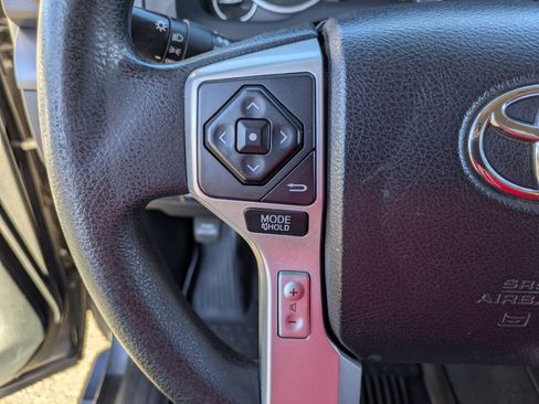 Used 2016 Toyota Tundra SR5 w/ SR5 Upgrade Package image 28