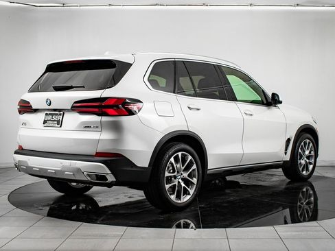 New 2026 BMW X5 xDrive40i w/ Climate Comfort Package image 7