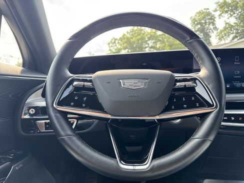 Used 2024 Cadillac Lyriq Luxury AWD/4WD image 28