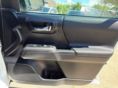 Used 2020 Toyota Tacoma TRD Sport w/ Technology Package AWD/4WD image 20