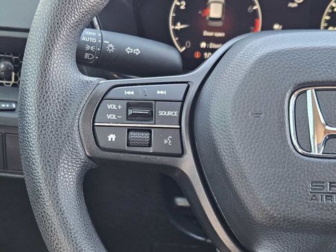 Used 2025 Honda CR-V LX image 25