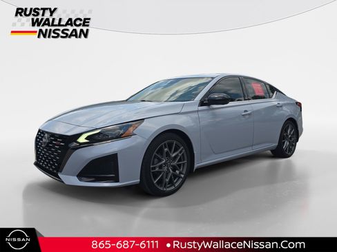 Used 2023 Nissan Altima 2.0 SR FWD image 1