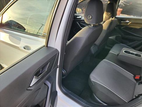 Certified 2025 Volkswagen Jetta Sport image 21