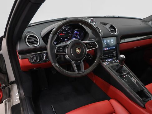 New 2025 Porsche 718 Cayman image 31