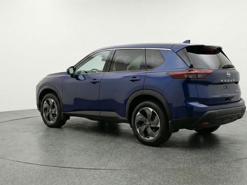 Used 2025 Nissan Rogue SV image 5
