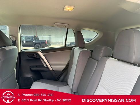 Used 2014 Toyota RAV4 LE image 29