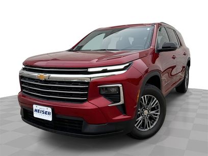 Used 2025 Chevrolet Traverse LT