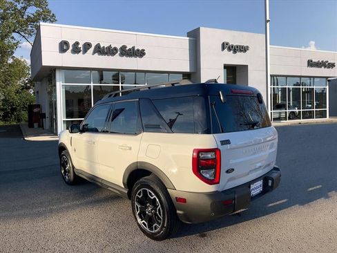 Used 2025 Ford Bronco Sport Outer Banks image 3