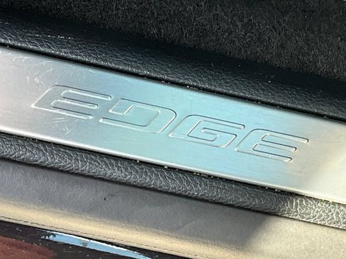 Used 2023 Ford Edge Titanium AWD/4WD image 30