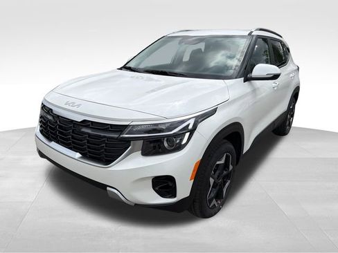 New 2026 Kia Seltos S FWD image 3