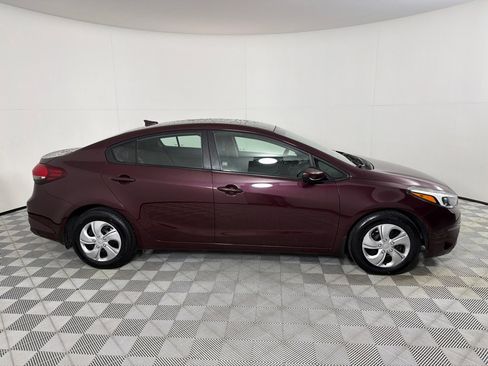 Used 2018 Kia Forte LX w/ LX Popular Package FWD image 4