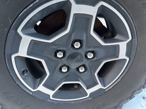 Used 2022 Jeep Gladiator Mojave w/ Cold Weather Group image 6