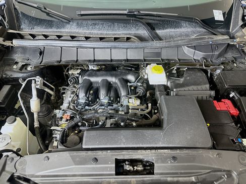 Used 2025 Nissan Pathfinder SV AWD/4WD image 34