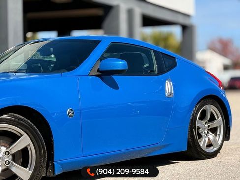 Used 2009 Nissan 370Z Touring image 3