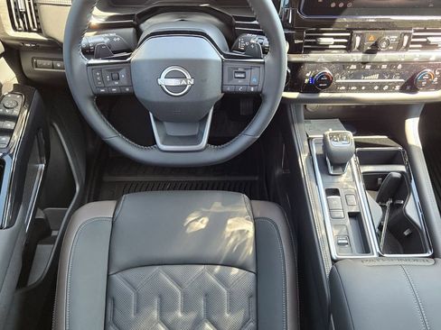 New 2026 Nissan Pathfinder Platinum FWD image 12