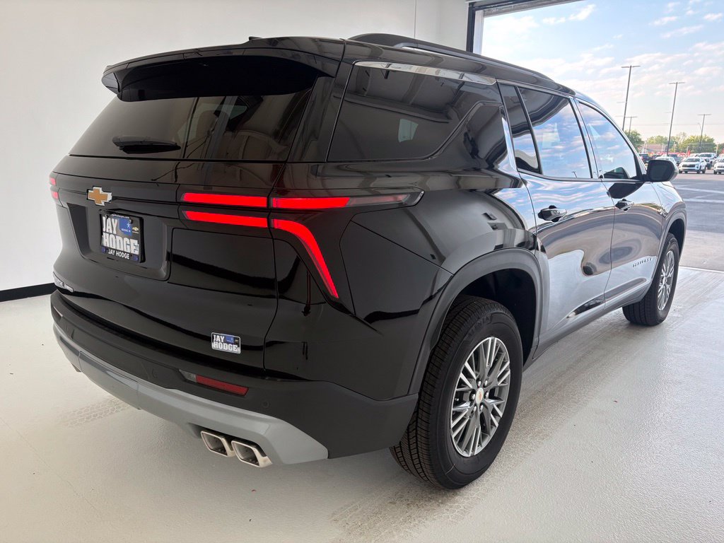 New 2027 Chevrolet Traverse LT w/ Driver Confidence Package FWD image 17