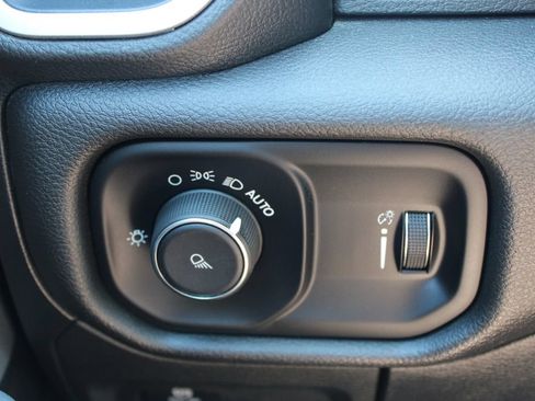 Used 2023 RAM 1500 Big Horn RWD image 41
