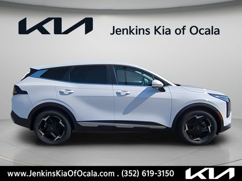 Certified 2026 Kia Sportage EX FWD image 2