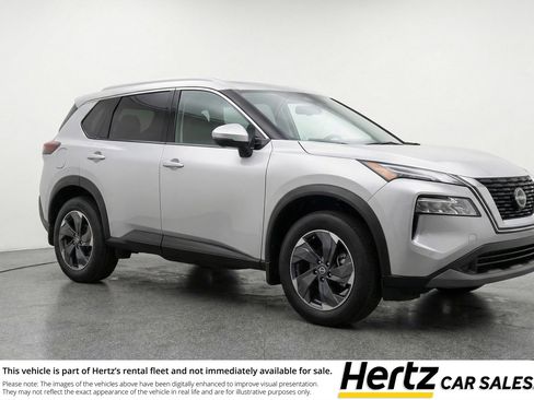 Used 2025 Nissan Rogue SV image 1