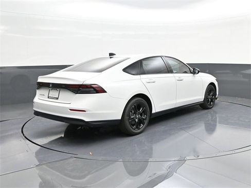 New 2025 Honda Accord SE image 11