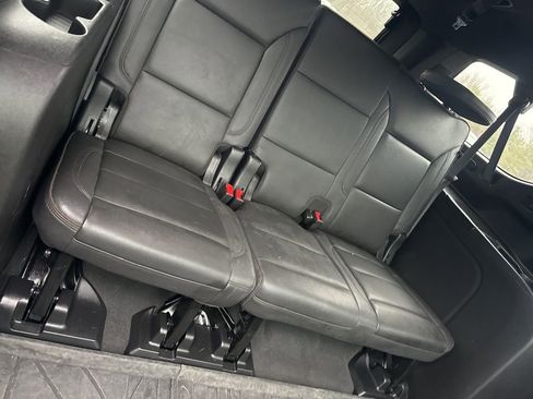 Used 2024 Chevrolet Suburban High Country w/ Advanced Technology Package image 8