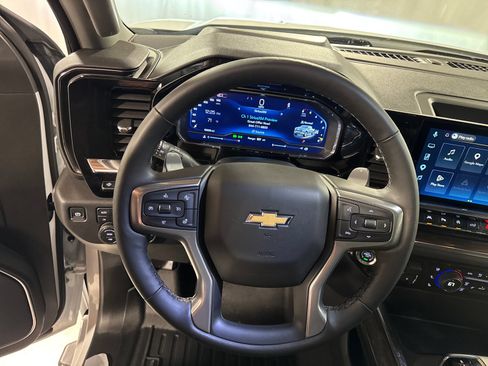 Used 2025 Chevrolet Silverado 1500 LTZ w/ LTZ Premium Package AWD/4WD image 19