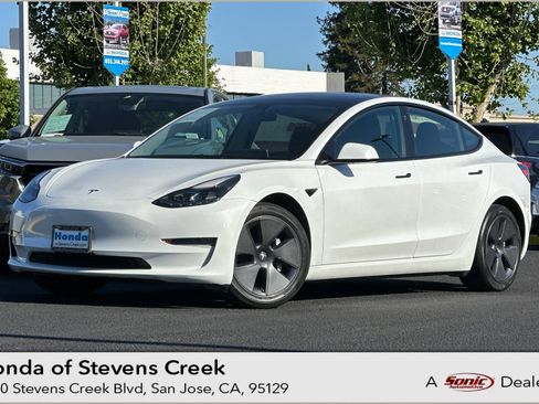 Used 2023 Tesla Model 3 Standard Range RWD image 1