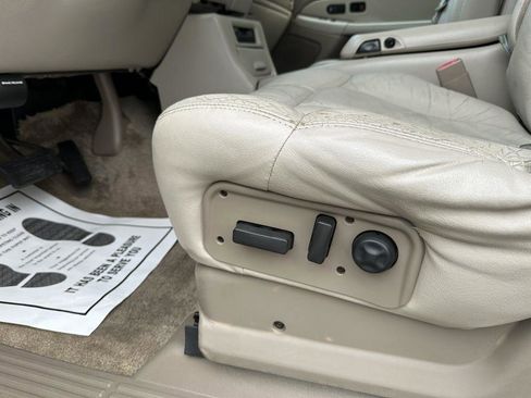 Used 2002 Chevrolet Suburban LT AWD/4WD image 11