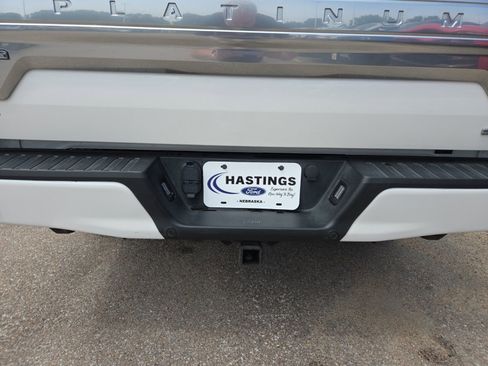 Used 2019 Ford F150 Platinum w/ Equipment Group 701A Luxury AWD/4WD image 5