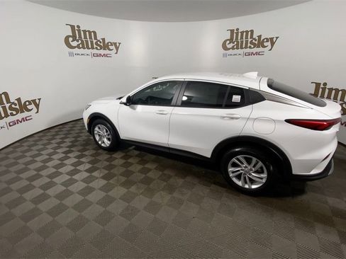 Used 2025 Buick Envista Preferred w/ Convenience I Package image 6