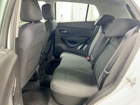 Used 2019 Chevrolet Trax LS image 22