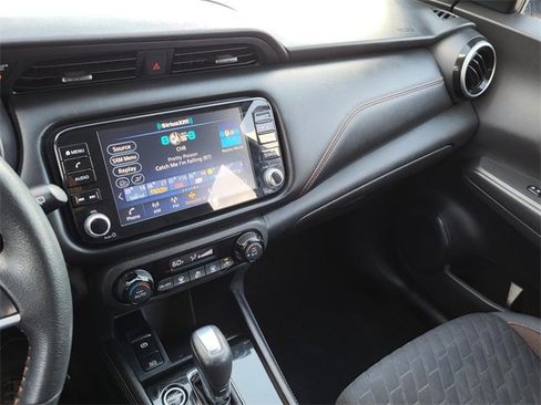 Used 2021 Nissan Kicks SR image 22