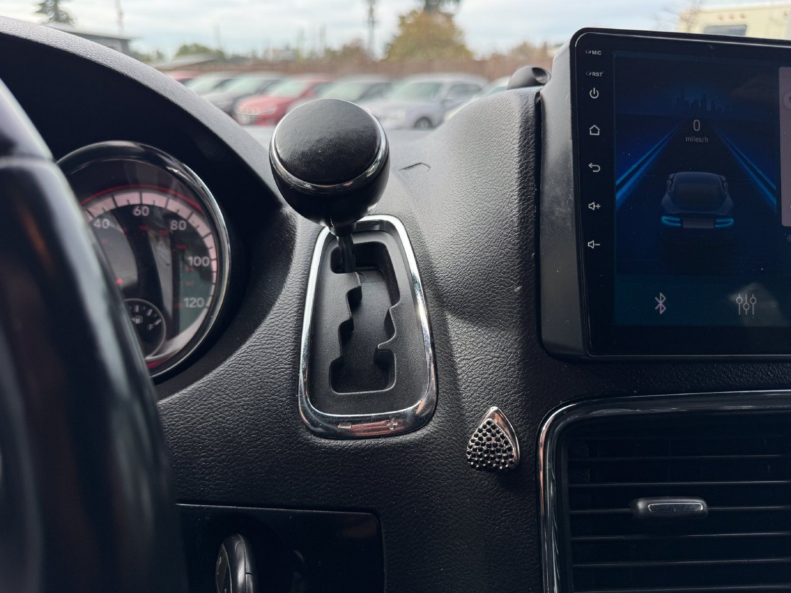 Used 2018 Dodge Grand Caravan SE FWD image 30