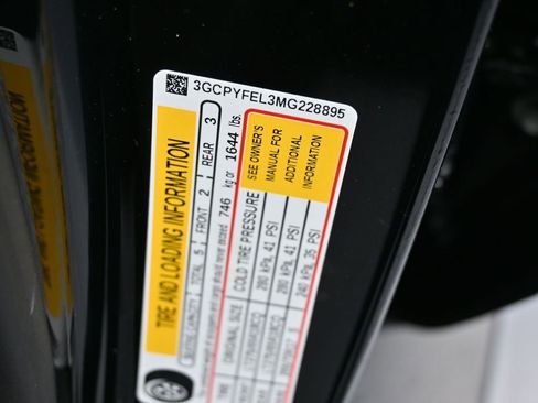 Used 2021 Chevrolet Silverado 1500 LT Trail Boss w/ Convenience Package II image 9