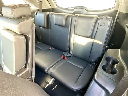 Used 2018 Toyota Highlander XLE image 30