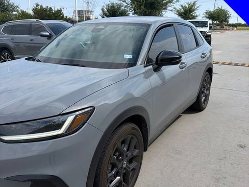 Used 2025 Honda HR-V Sport image 1