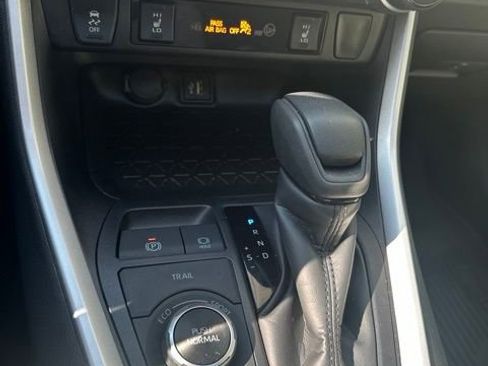 Used 2025 Toyota RAV4 XLE w/ Convenience Package AWD/4WD image 16