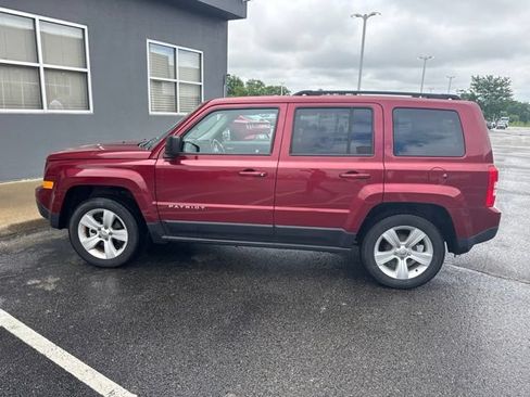 Used 2016 Jeep Patriot Latitude FWD image 11