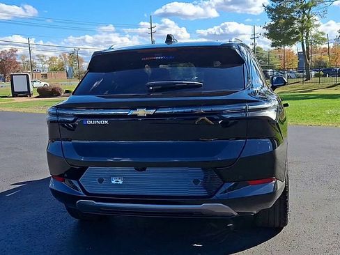 New 2026 Chevrolet Equinox EV LT w/ Convenience Package II FWD image 3