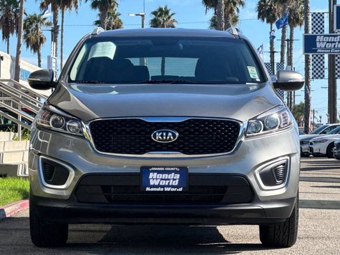 Used 2017 Kia Sorento AWD image 9