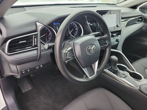 Used 2021 Toyota Camry LE image 18