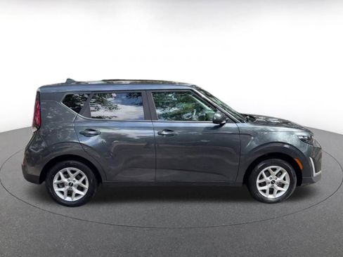 Used 2025 Kia Soul LX w/ LX Technology Package FWD image 16