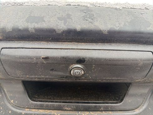 Used 2019 RAM 2500 Laramie w/ Black Appearance Package image 5