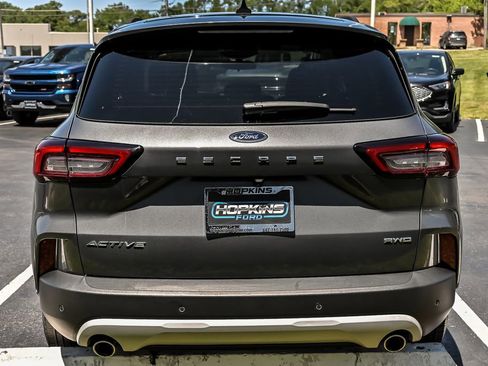 Used 2023 Ford Escape Active w/ Tech Pack #1 AWD/4WD image 9