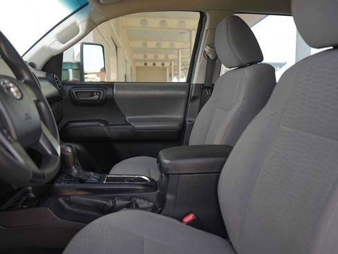 Used 2017 Toyota Tacoma SR w/ Tow Package AWD/4WD image 12
