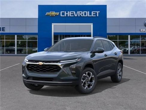 New 2026 Chevrolet Trax LT w/ Driver Confidence Package FWD image 6